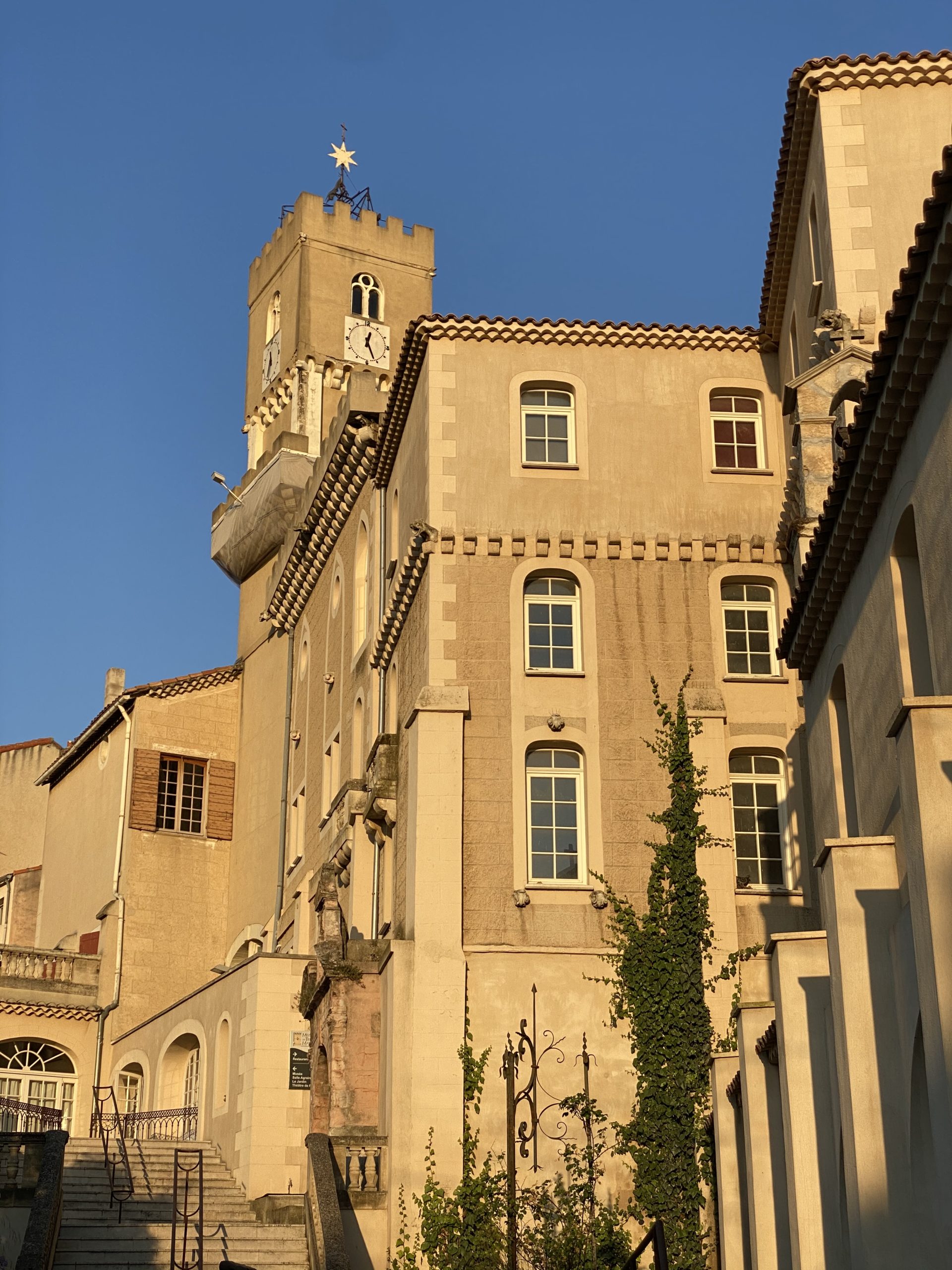 Vue générale de l’aile ouest du Musée Provençal, Marseille, 2021